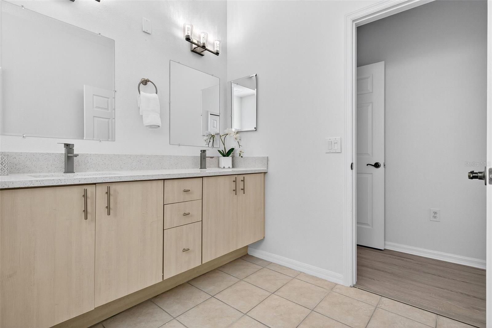 CLERMONT SUMMIT GREENS PH 02B LT 01 BEING - Residential