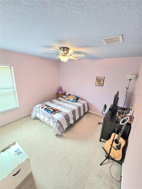 A home in LAKELAND