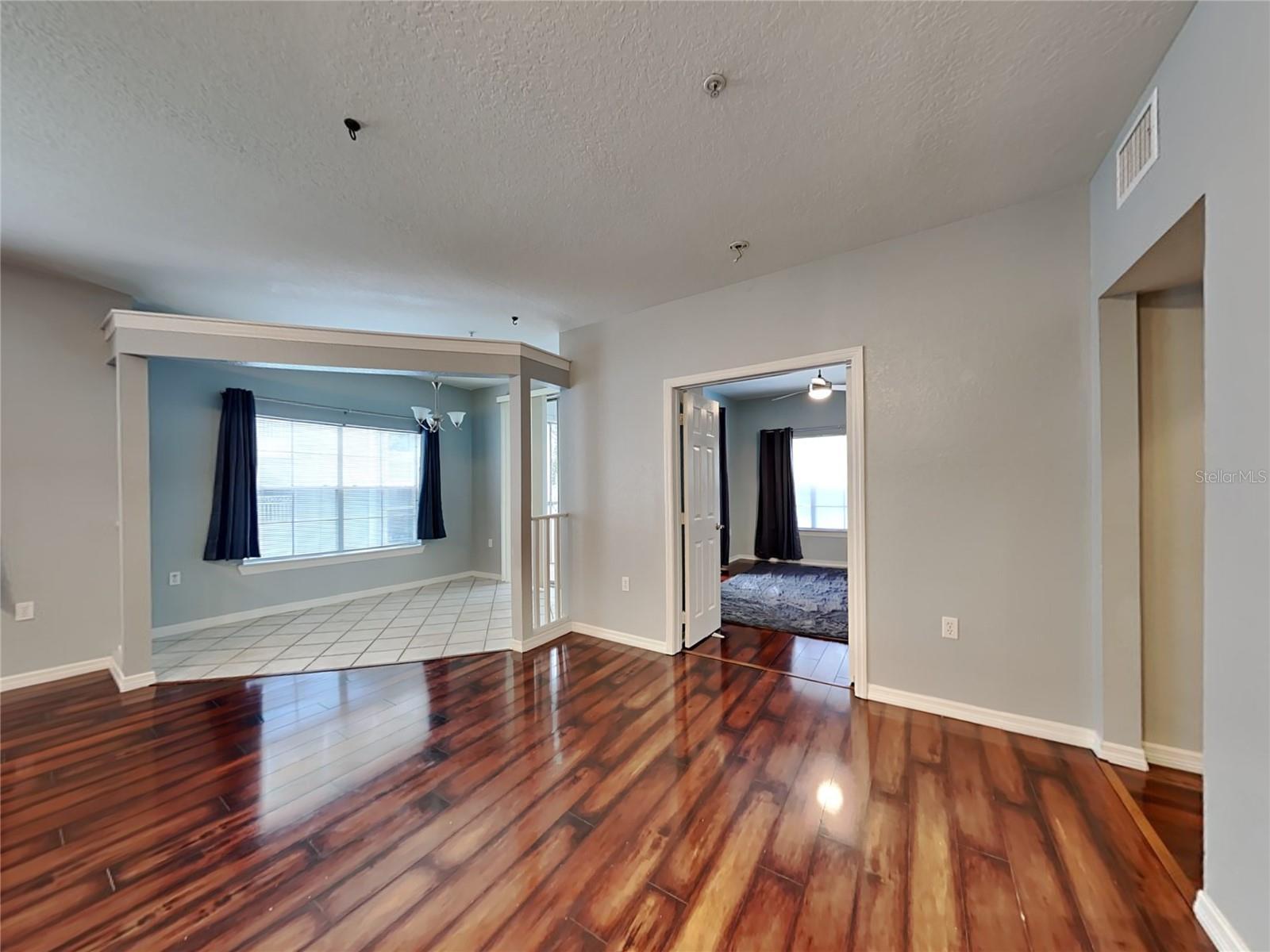 2328 MIDTOWN TERRACE 1024