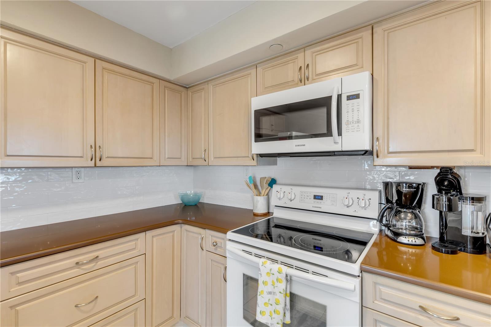 SEASCAPE TOWERS CONDO PH 01 - Residential