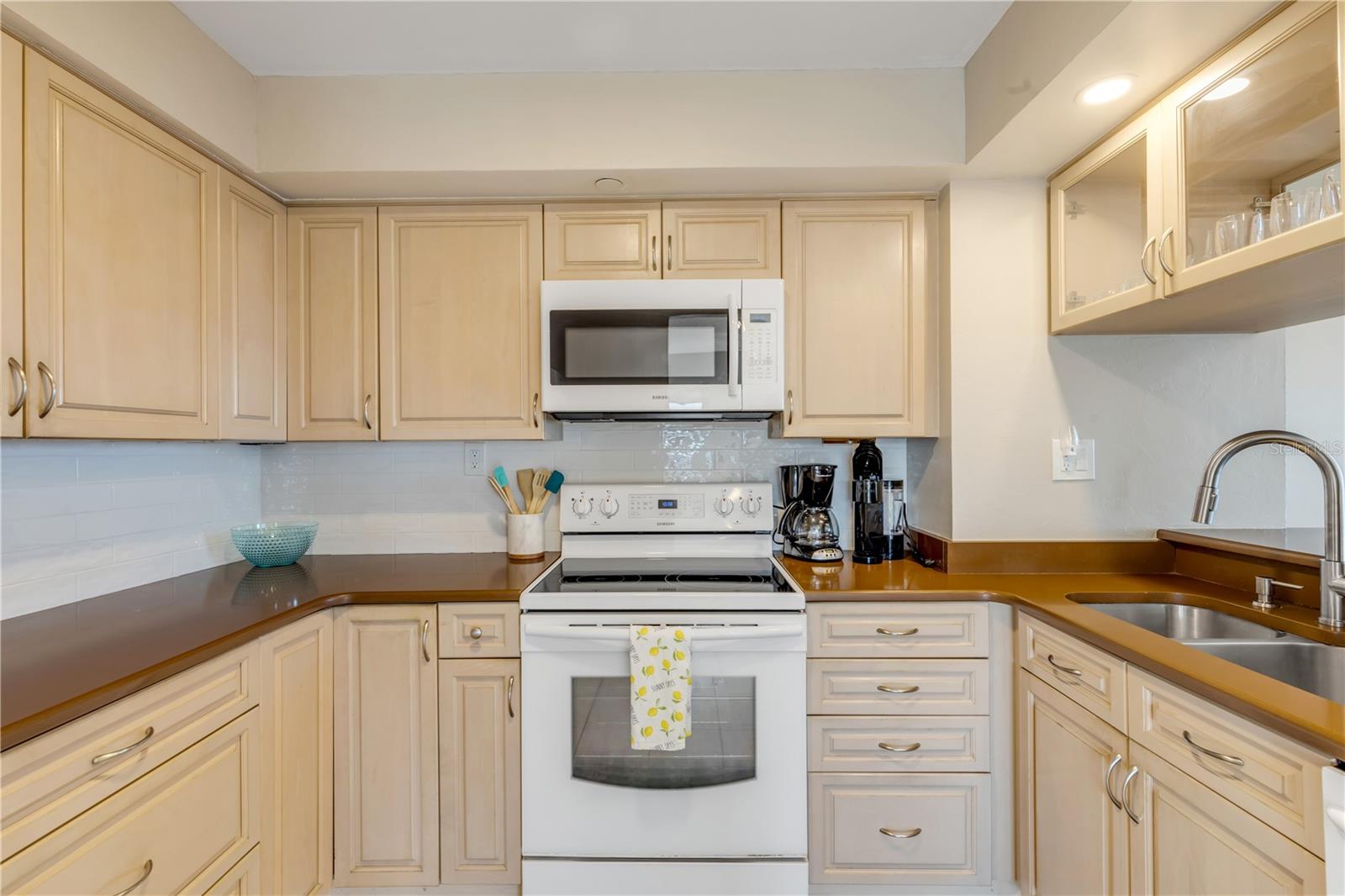 SEASCAPE TOWERS CONDO PH 01 - Residential