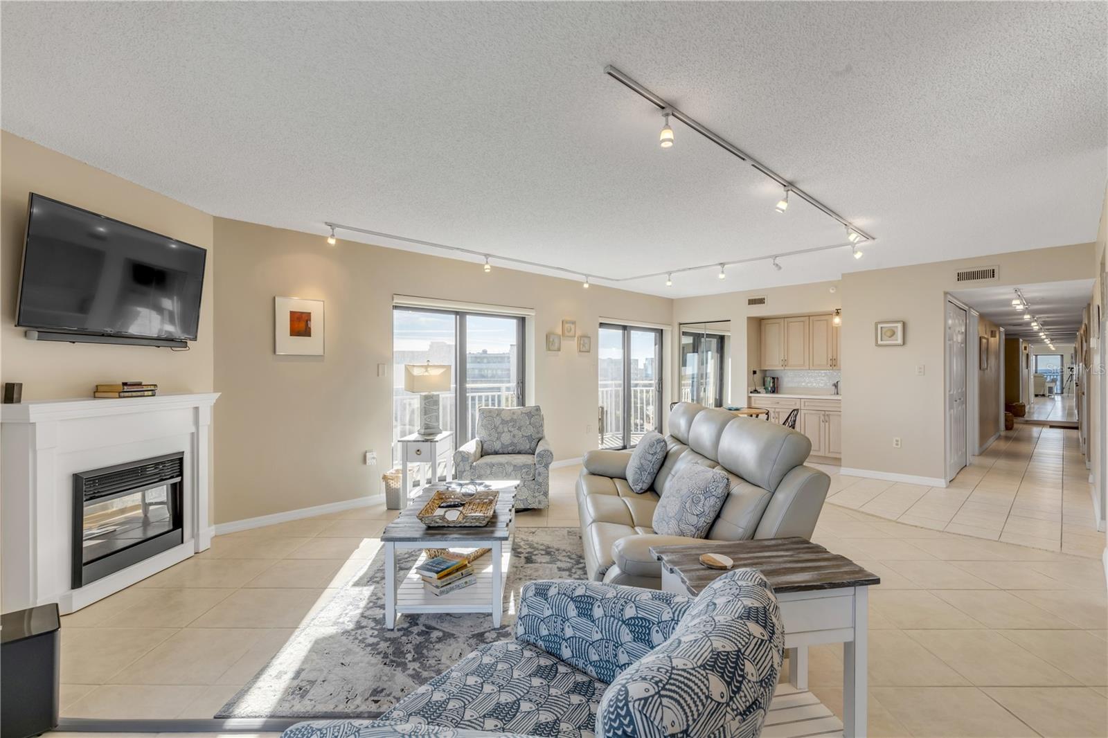 SEASCAPE TOWERS CONDO PH 01 - Residential