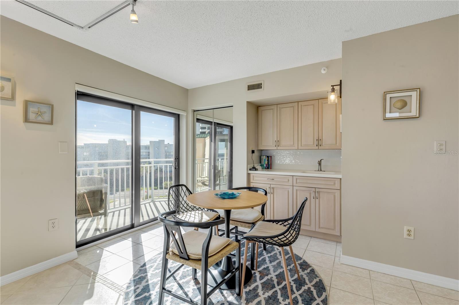 SEASCAPE TOWERS CONDO PH 01 - Residential