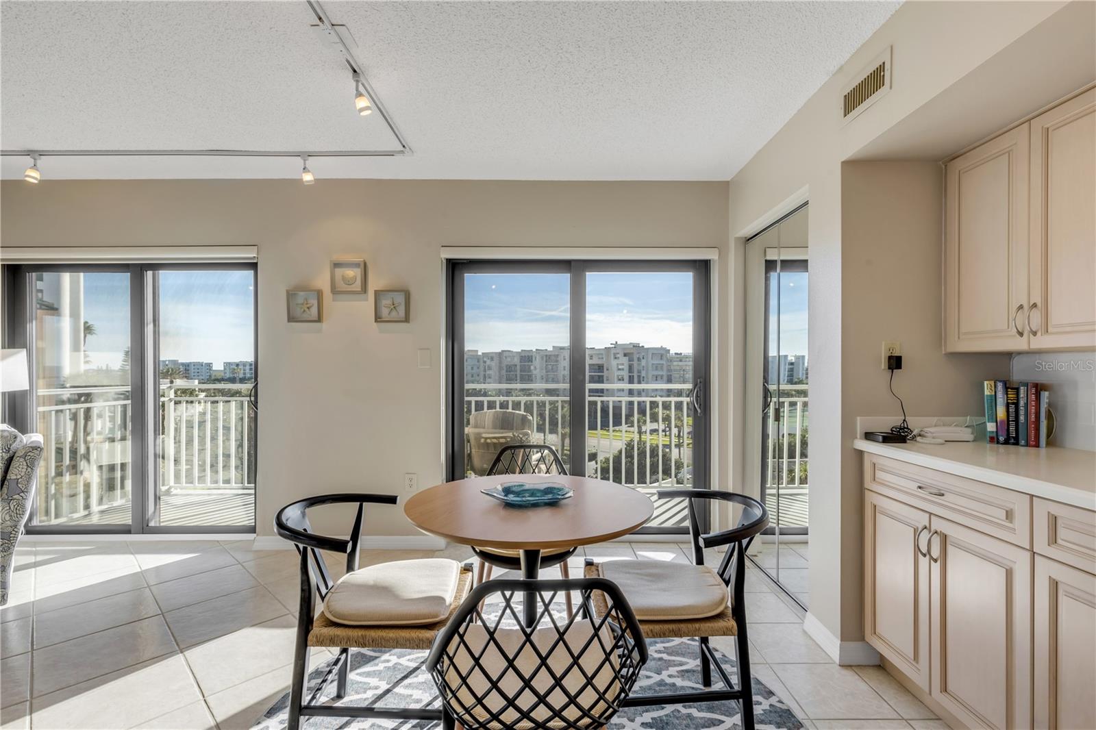 SEASCAPE TOWERS CONDO PH 01 - Residential