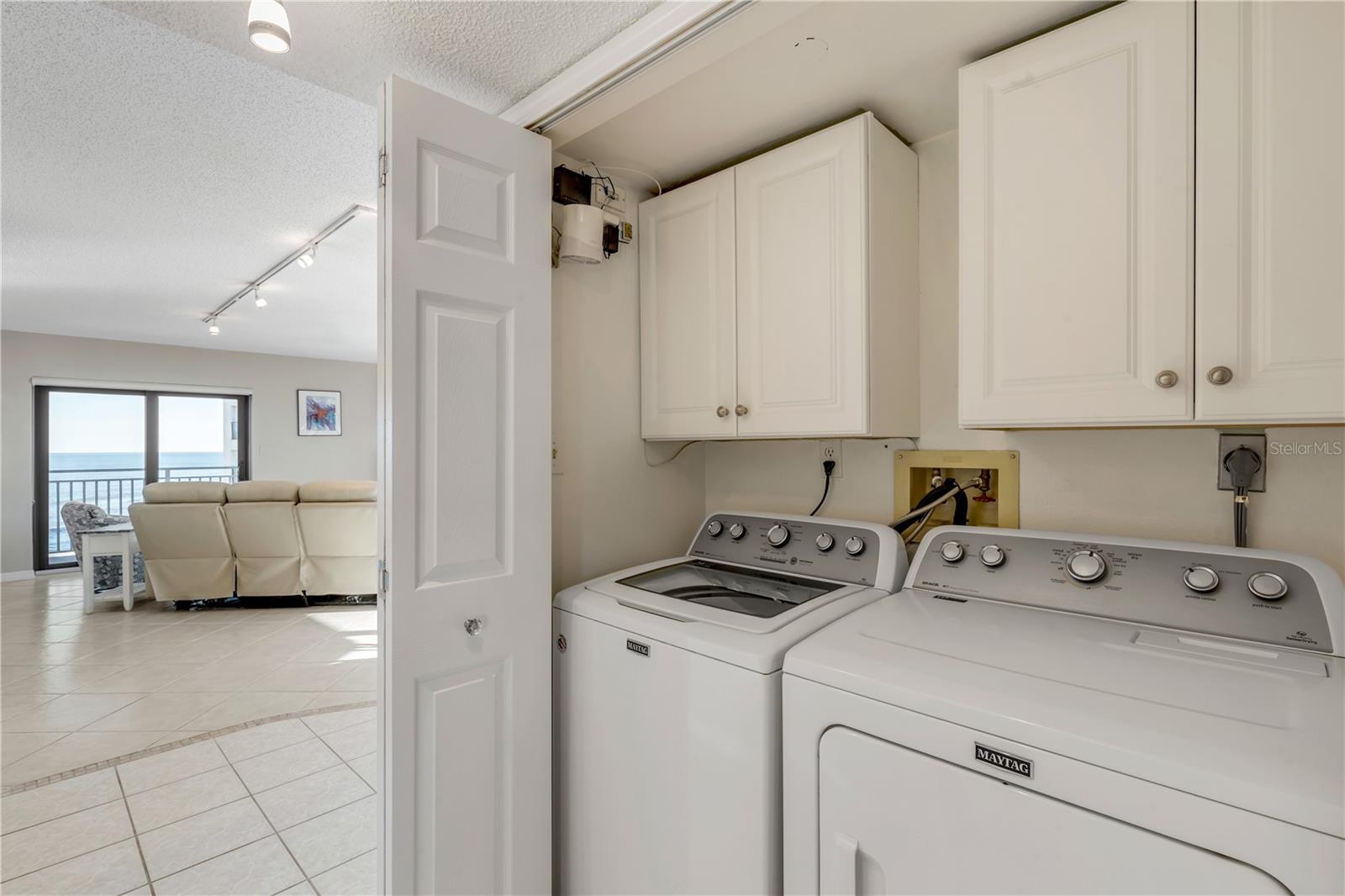 SEASCAPE TOWERS CONDO PH 01 - Residential