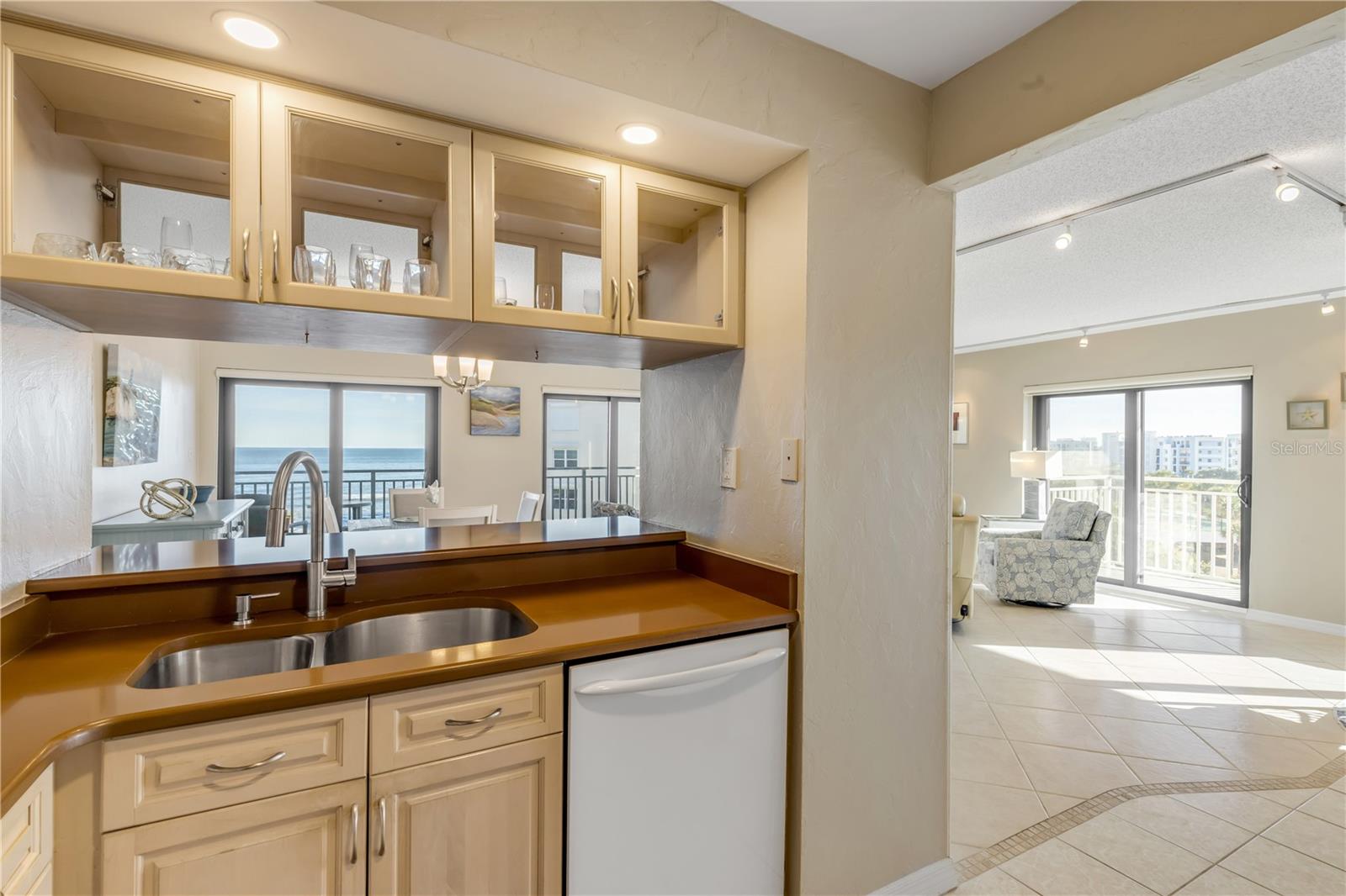 SEASCAPE TOWERS CONDO PH 01 - Residential