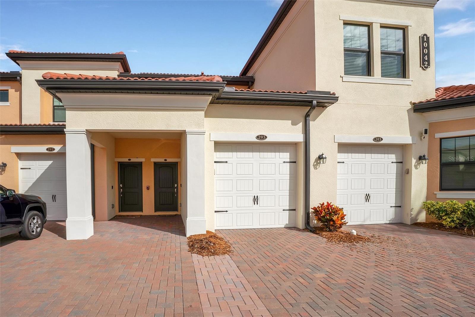 MONTHLY 3 month MIN - NOW BOOKED DEC 25 - APRIL 2026 ($5500) Available off-season for $2500 a month. Off Season May-October. Discover the epitome of luxury seasonal living in the heart of Venice, FL. This stunning 2-bedroom, 2-bathroom condo with a large Flex bedroom/den offers a generous amount of elegantly furnished space, complete with a 1-car garage for all your toys. As you step through the door, you’re greeted by an inviting staircase leading to your private retreat. The open living space is accentuated by a large kitchen center island and solid surface countertops, perfect for entertaining or enjoying a quiet evening at home. The classic furnishings and tasteful decor create an atmosphere of sophistication and comfort. Outside, the world-class amenities of Sarasota National await. Indulge in the resort-style pool, challenge friends on the 18-hole Championship golf course, or engage in a friendly match at the tennis, bocce, or Pickleball courts. After an active day, unwind with a spa treatment or join a group fitness class to rejuvenate your spirit. Amenity transfer social pass fee to HOA one-time payment of $500 with 3 month min lease. Otherwise $2500 for social pass. Just a short drive to Gulf coast sandy beaches, restaurants and shopping, come join us and live on vacation. This condo is not just a place to stay; it’s a lifestyle choice for those seeking a blend of relaxation and activity. With a short drive to the beautiful sandy beaches, and a plethora of restaurants and shopping options nearby, you’ll never be short of things to do and places to explore. Sorry no pets