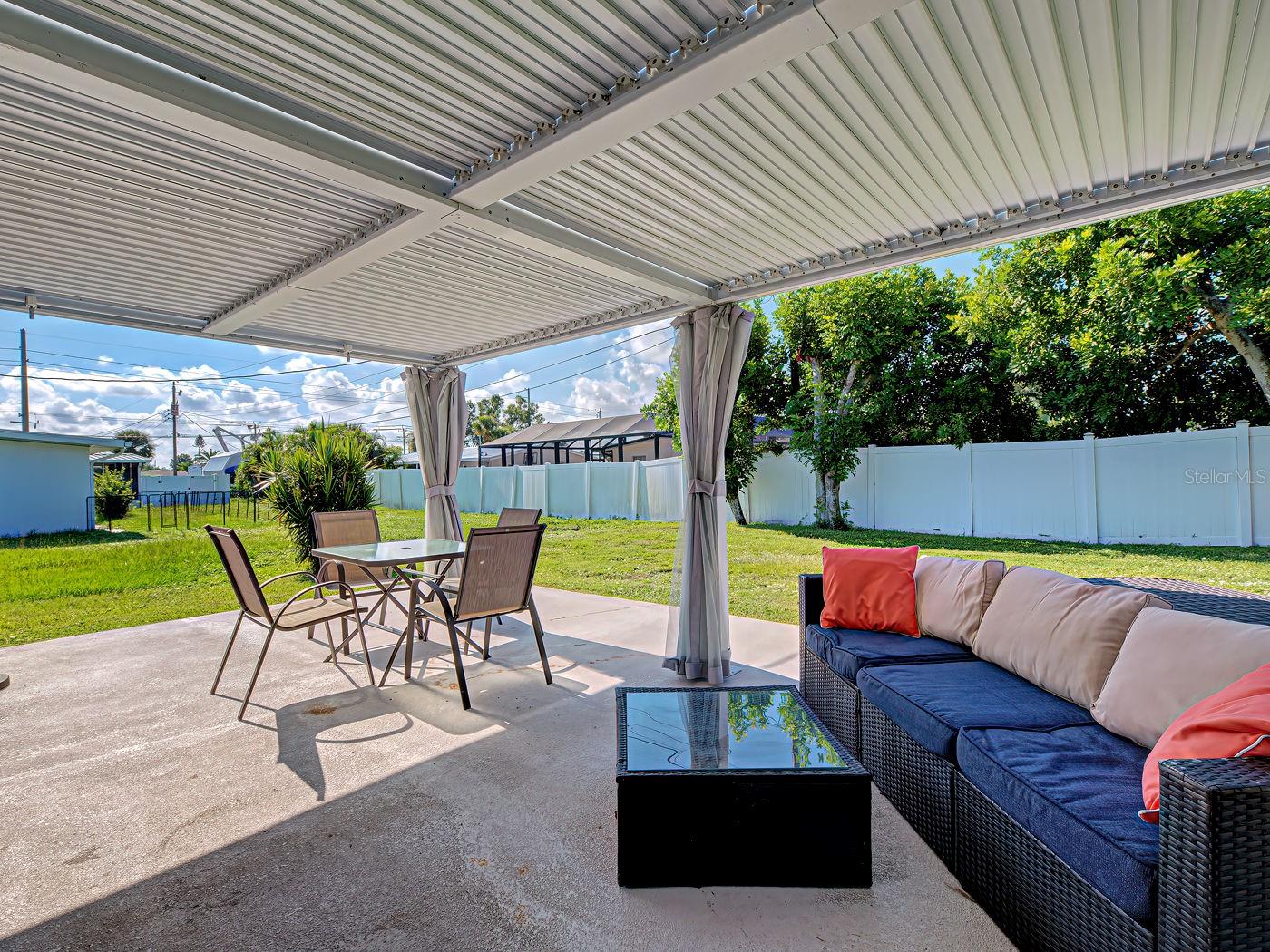VENICE GARDENS - Residential Lease