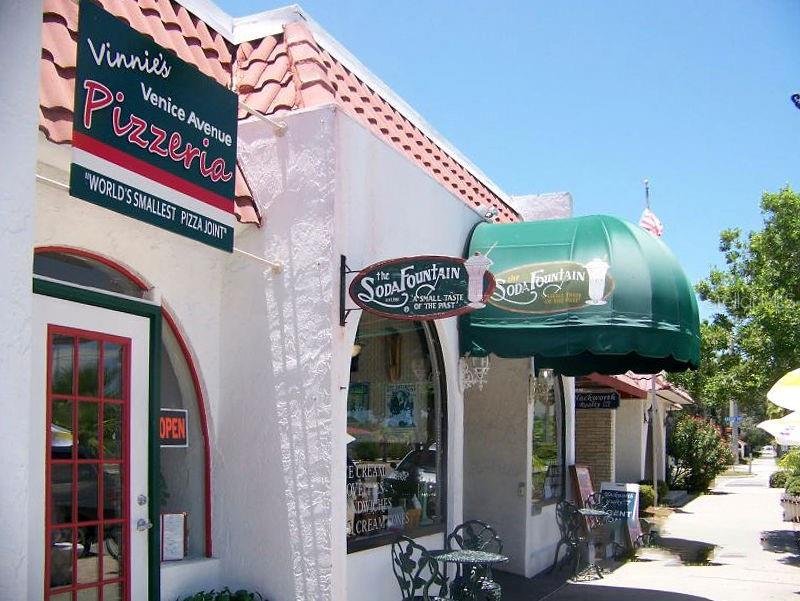 VENICE GARDENS - Residential Lease