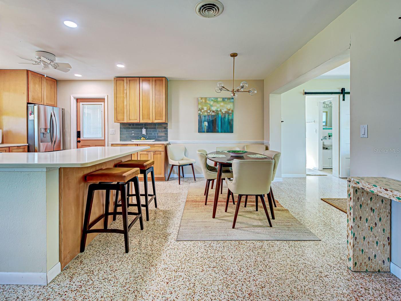 VENICE GARDENS - Residential Lease