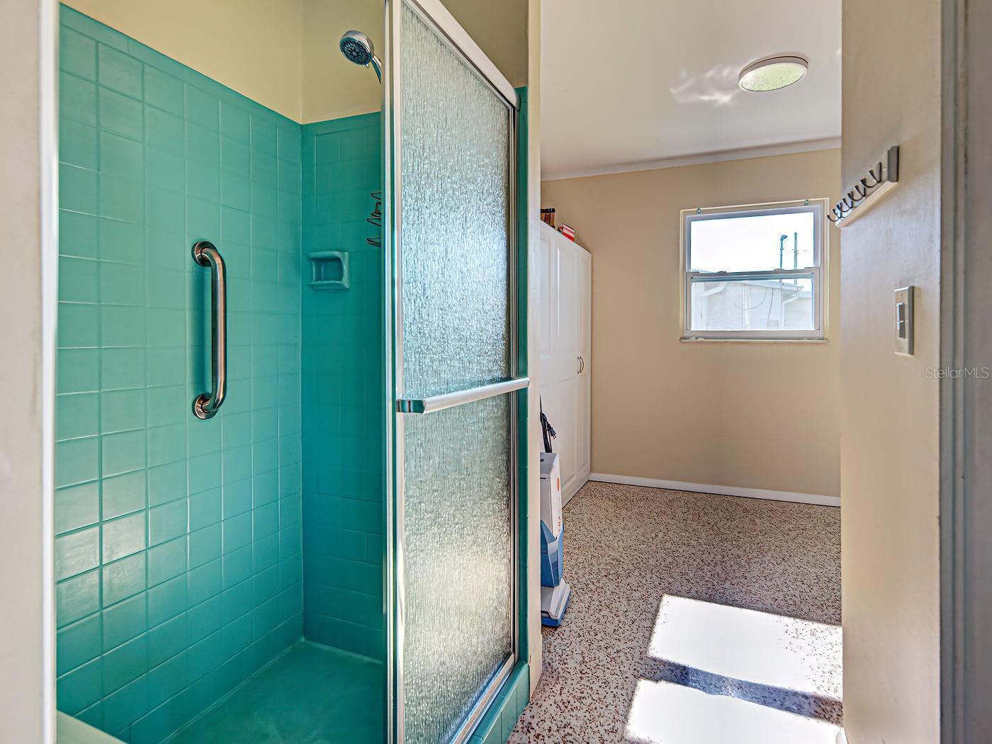 VENICE GARDENS - Residential Lease