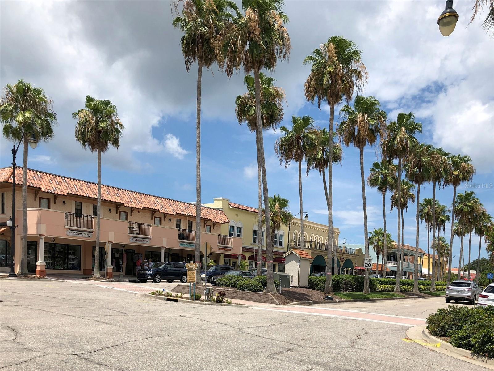 VENICE GARDENS - Residential Lease