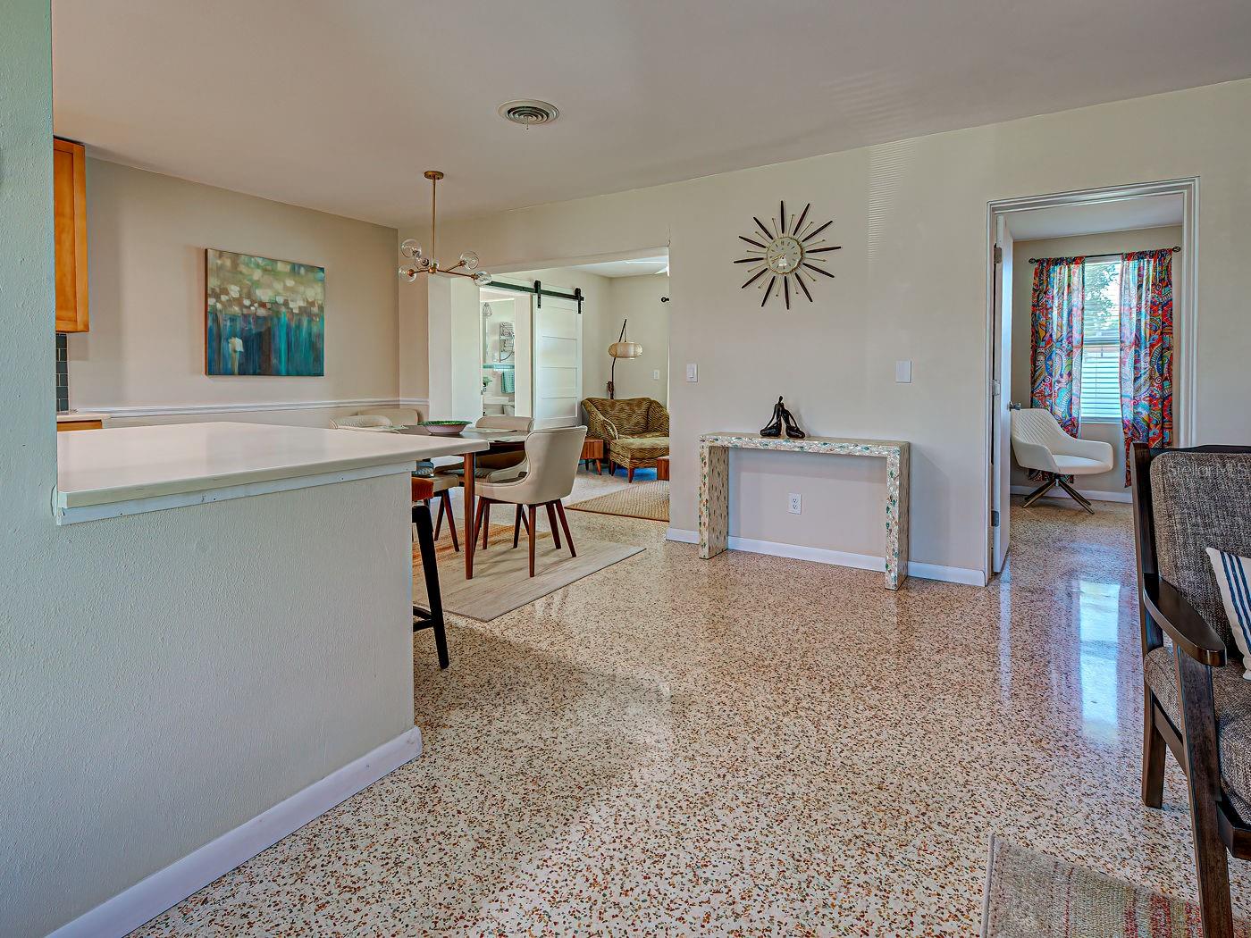 VENICE GARDENS - Residential Lease