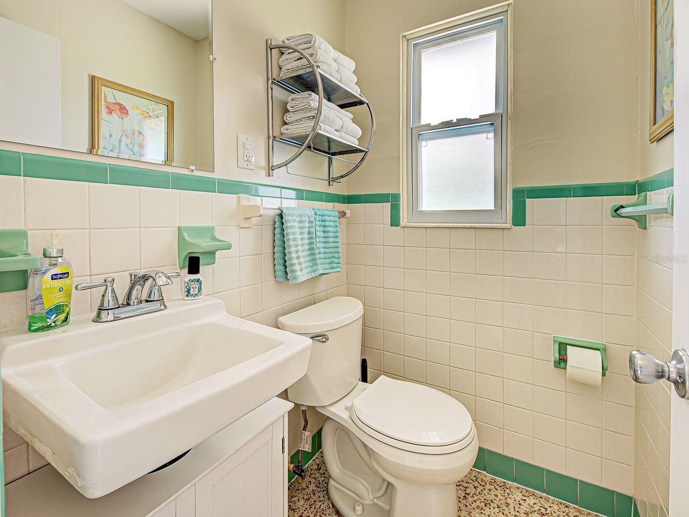 VENICE GARDENS - Residential Lease