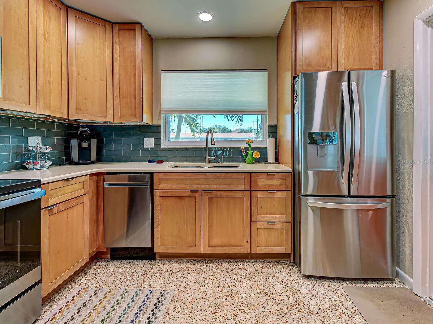 VENICE GARDENS - Residential Lease