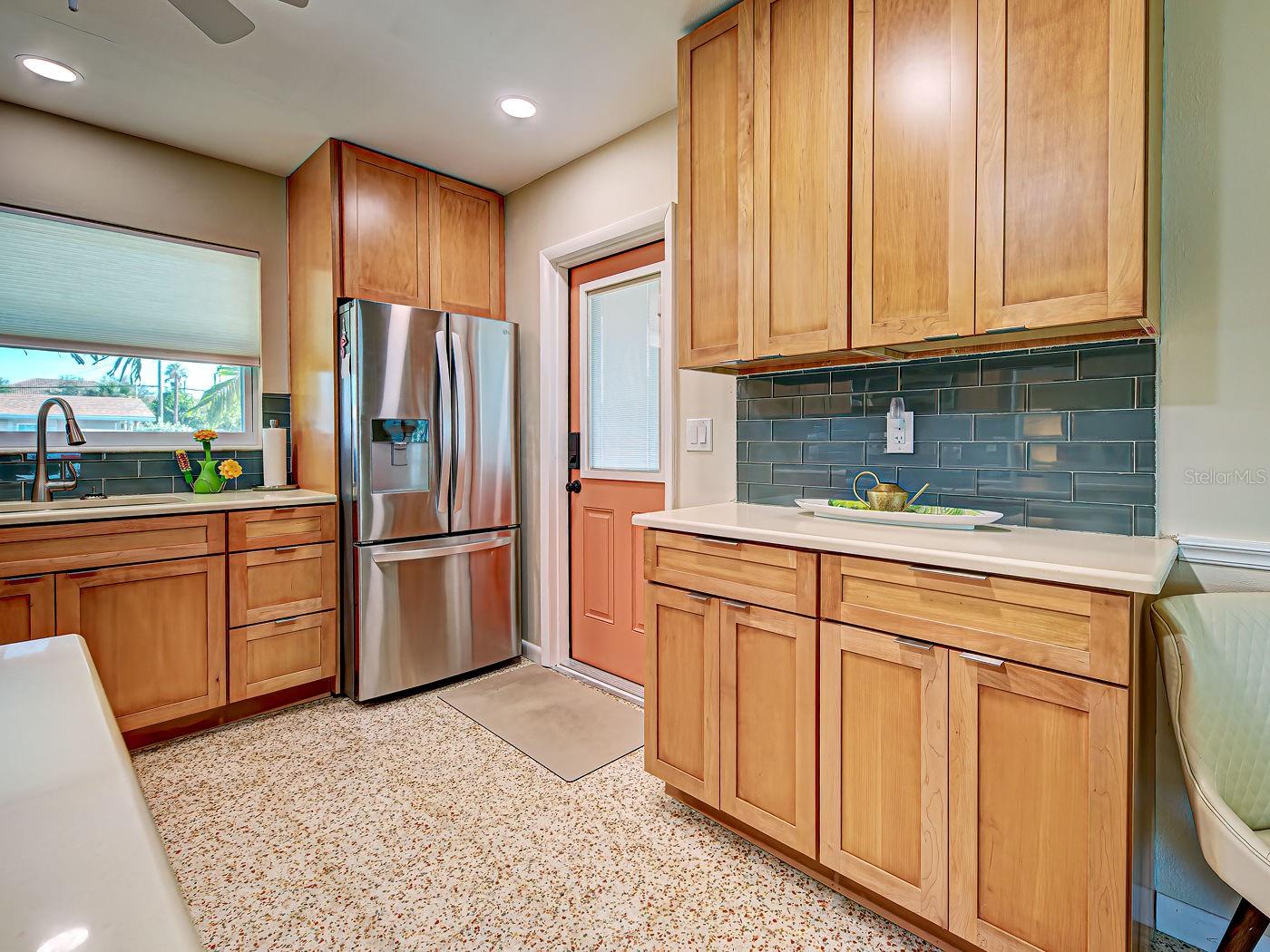 VENICE GARDENS - Residential Lease