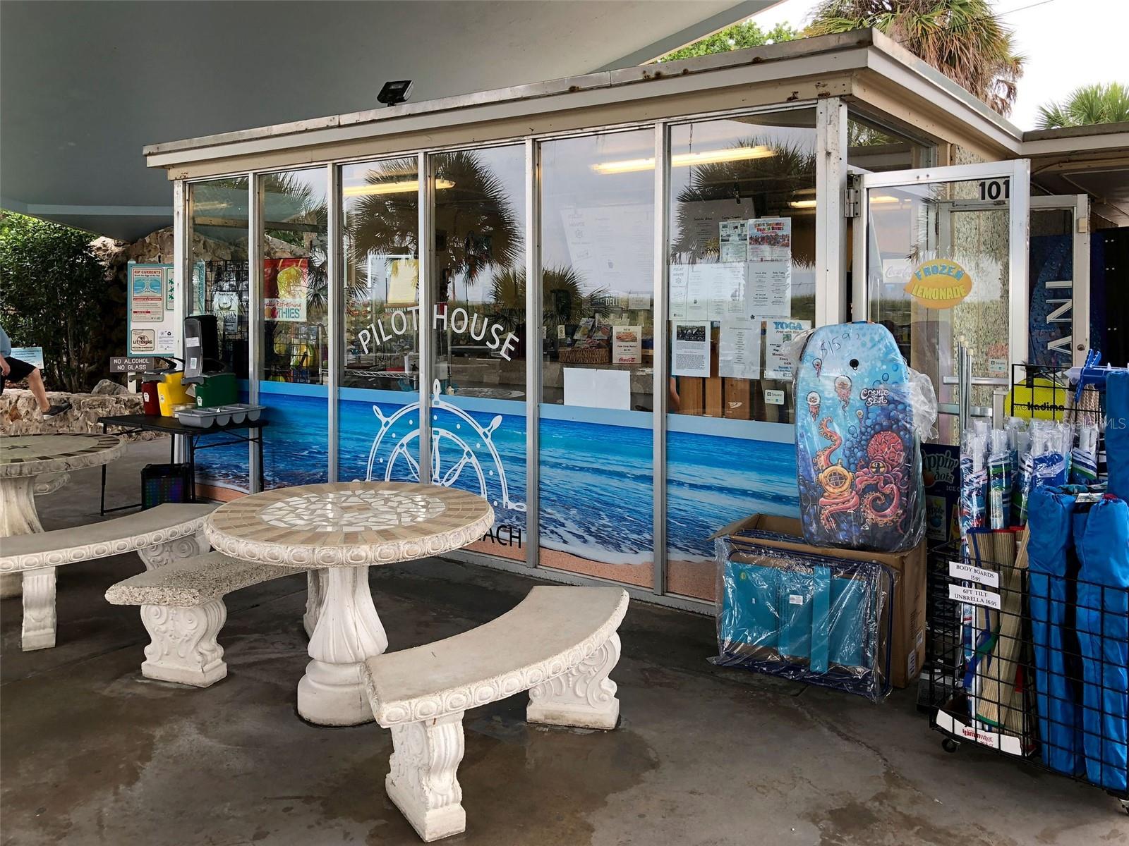 VENICE GARDENS - Residential Lease