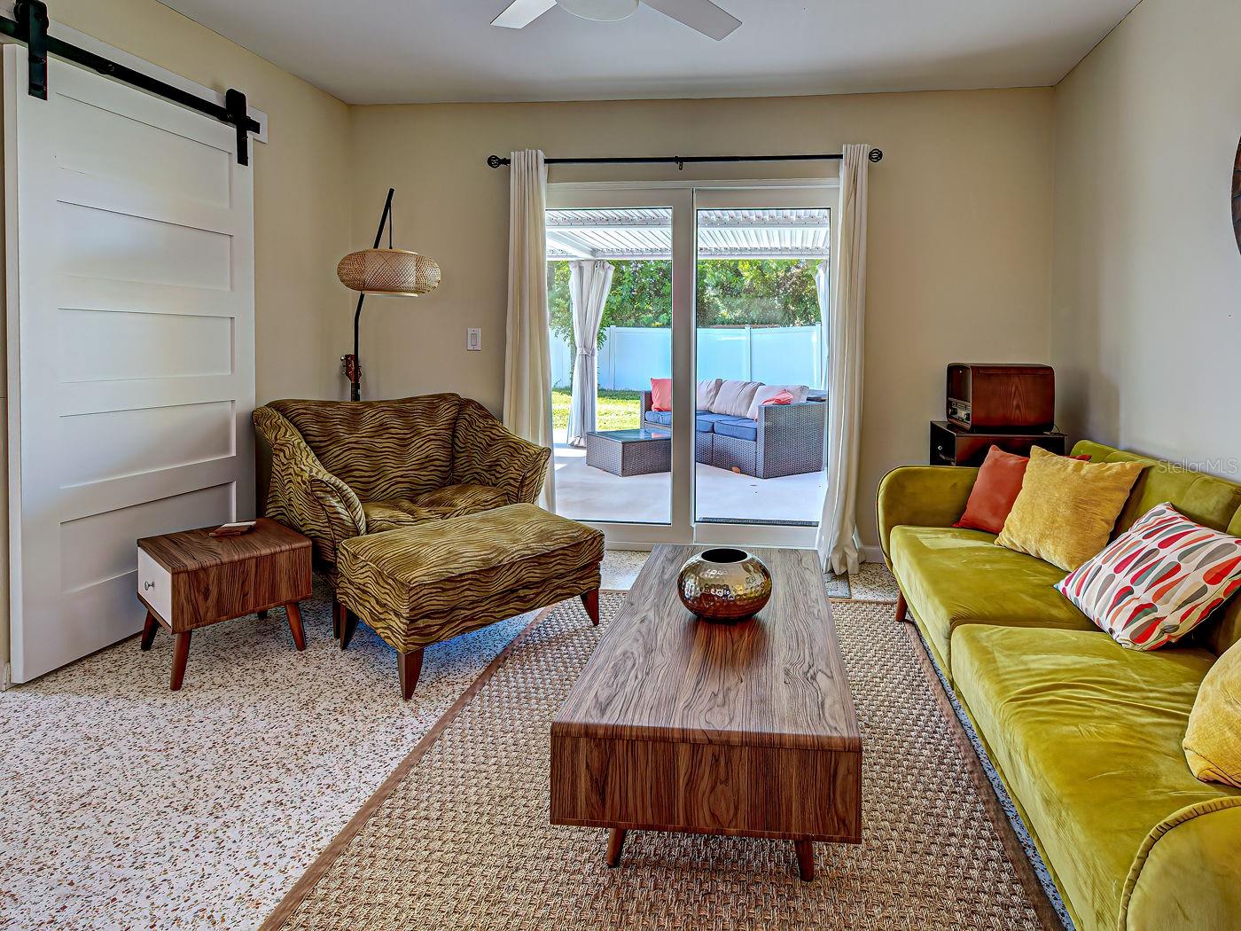 VENICE GARDENS - Residential Lease