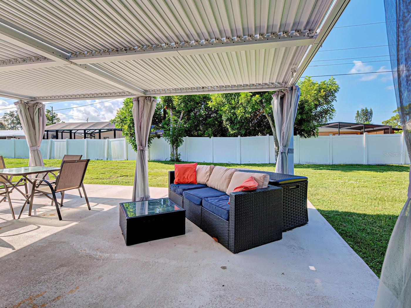VENICE GARDENS - Residential Lease