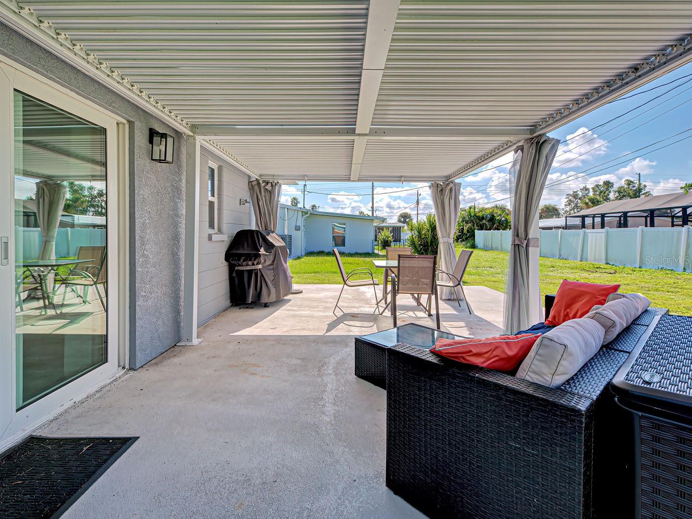 VENICE GARDENS - Residential Lease