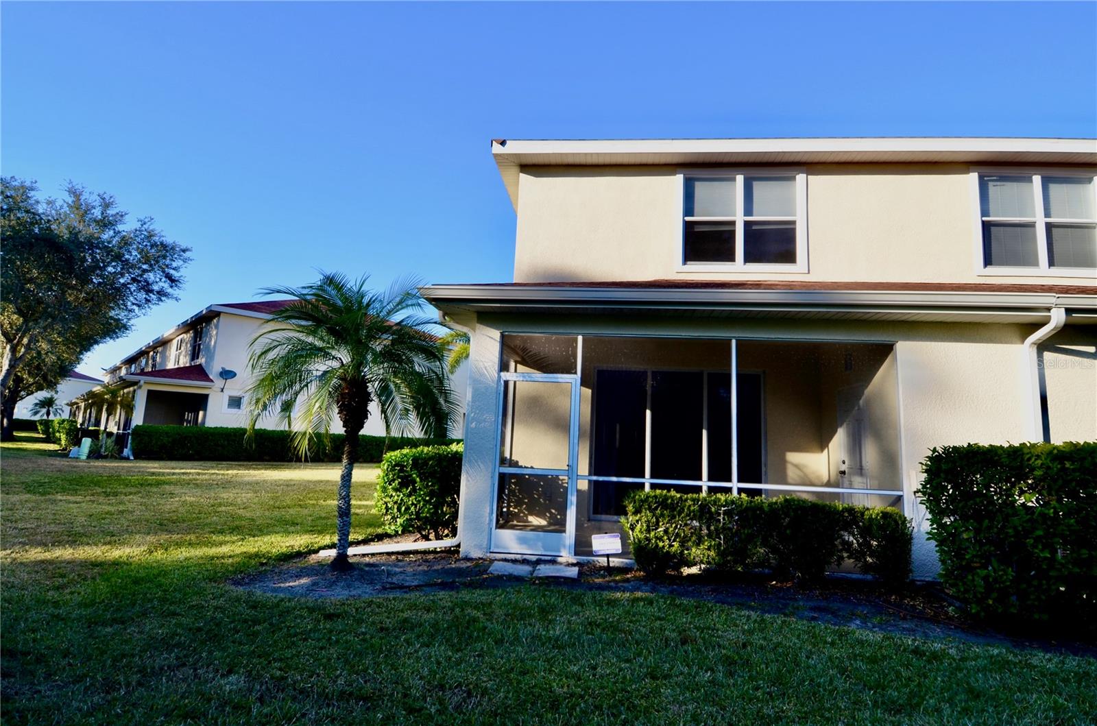 TOWNS AT LAKESIDE - Residential