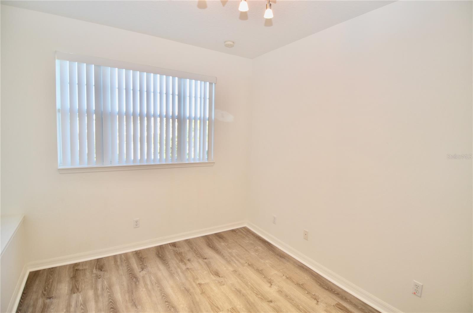 TOWNS AT LAKESIDE - Residential