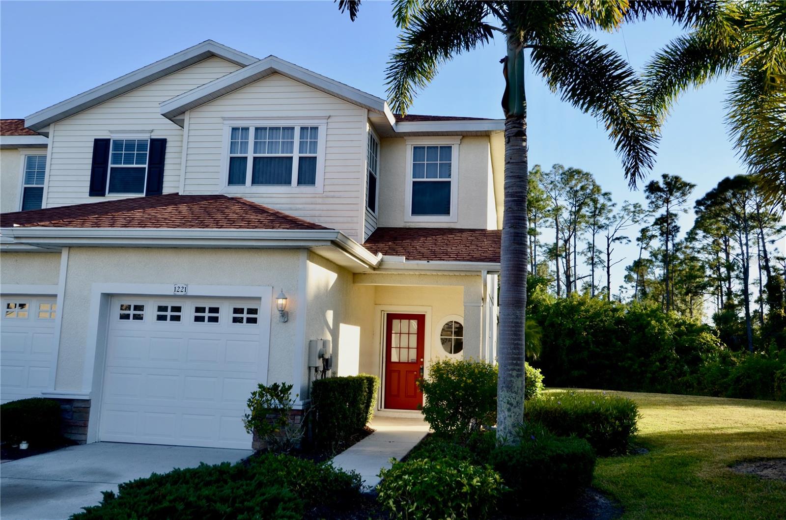 TOWNS AT LAKESIDE - Residential