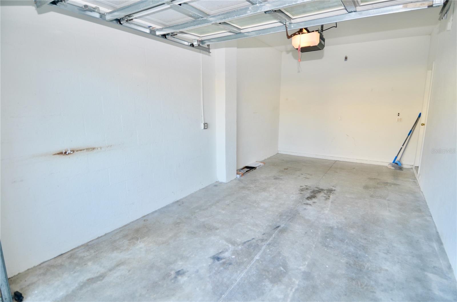 TOWNS AT LAKESIDE - Residential