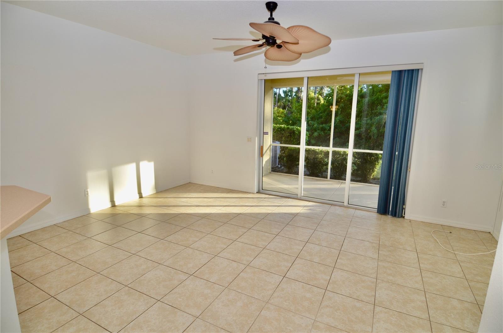 TOWNS AT LAKESIDE - Residential