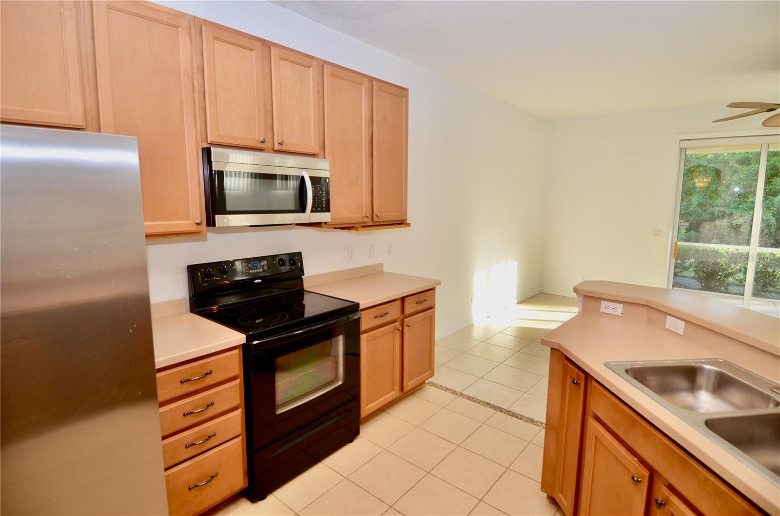 TOWNS AT LAKESIDE - Residential