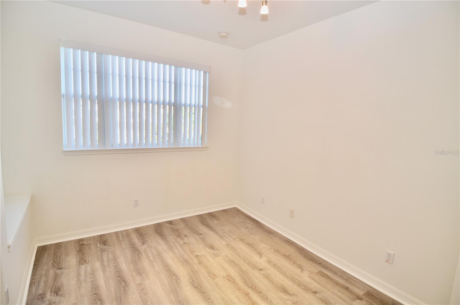 TOWNS AT LAKESIDE - Residential