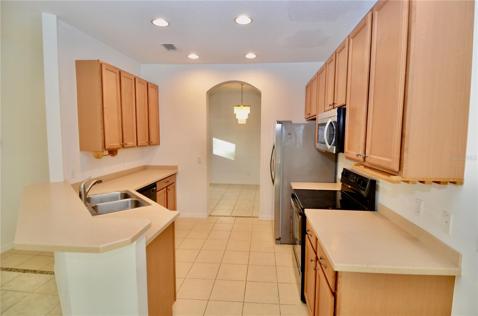 TOWNS AT LAKESIDE - Residential