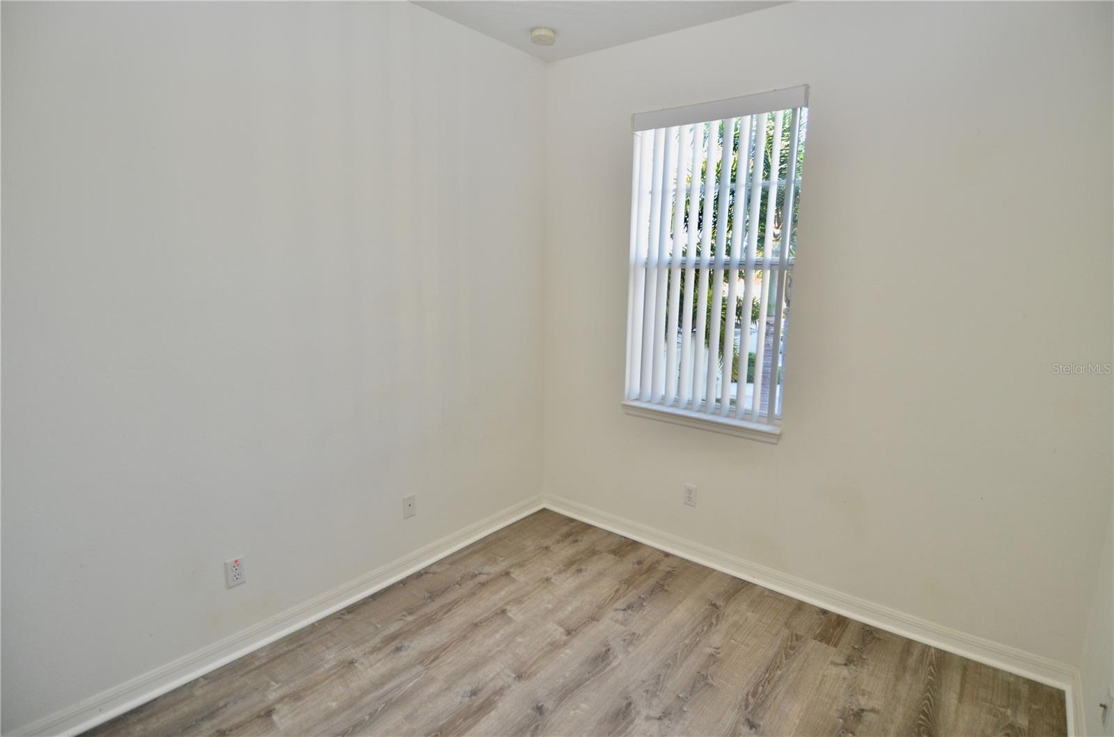 TOWNS AT LAKESIDE - Residential