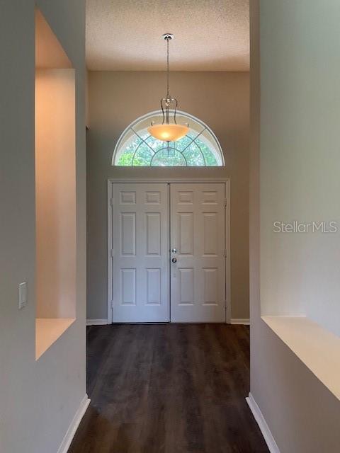 519 LAKESCAPE COURT