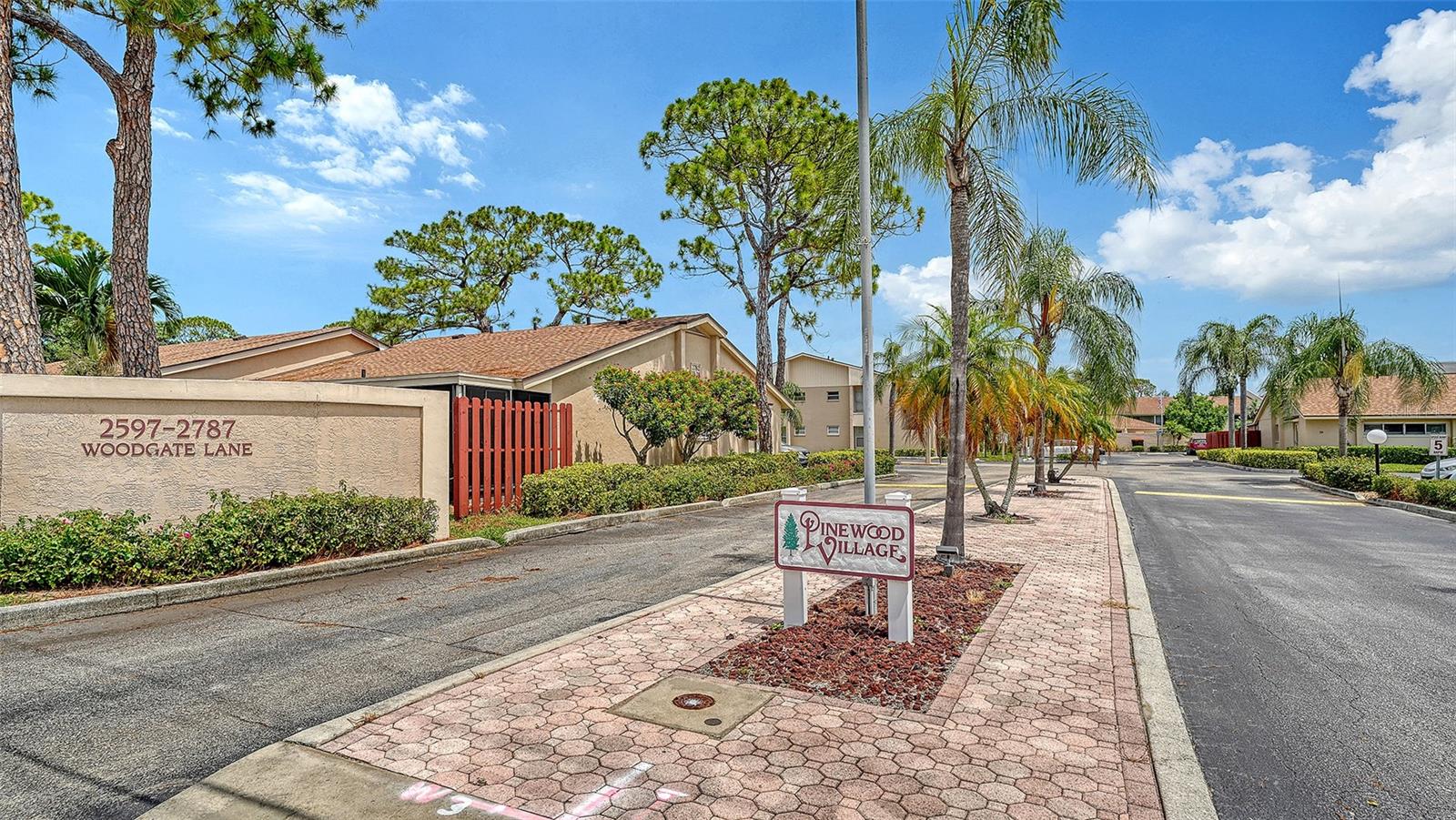 2763 WOODGATE LANE 104