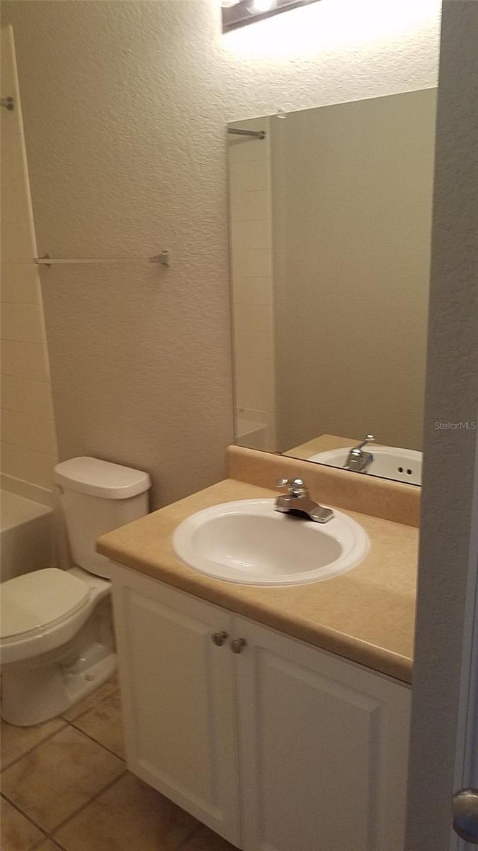 REGISTRY/MICHIGAN PARK - Residential Lease