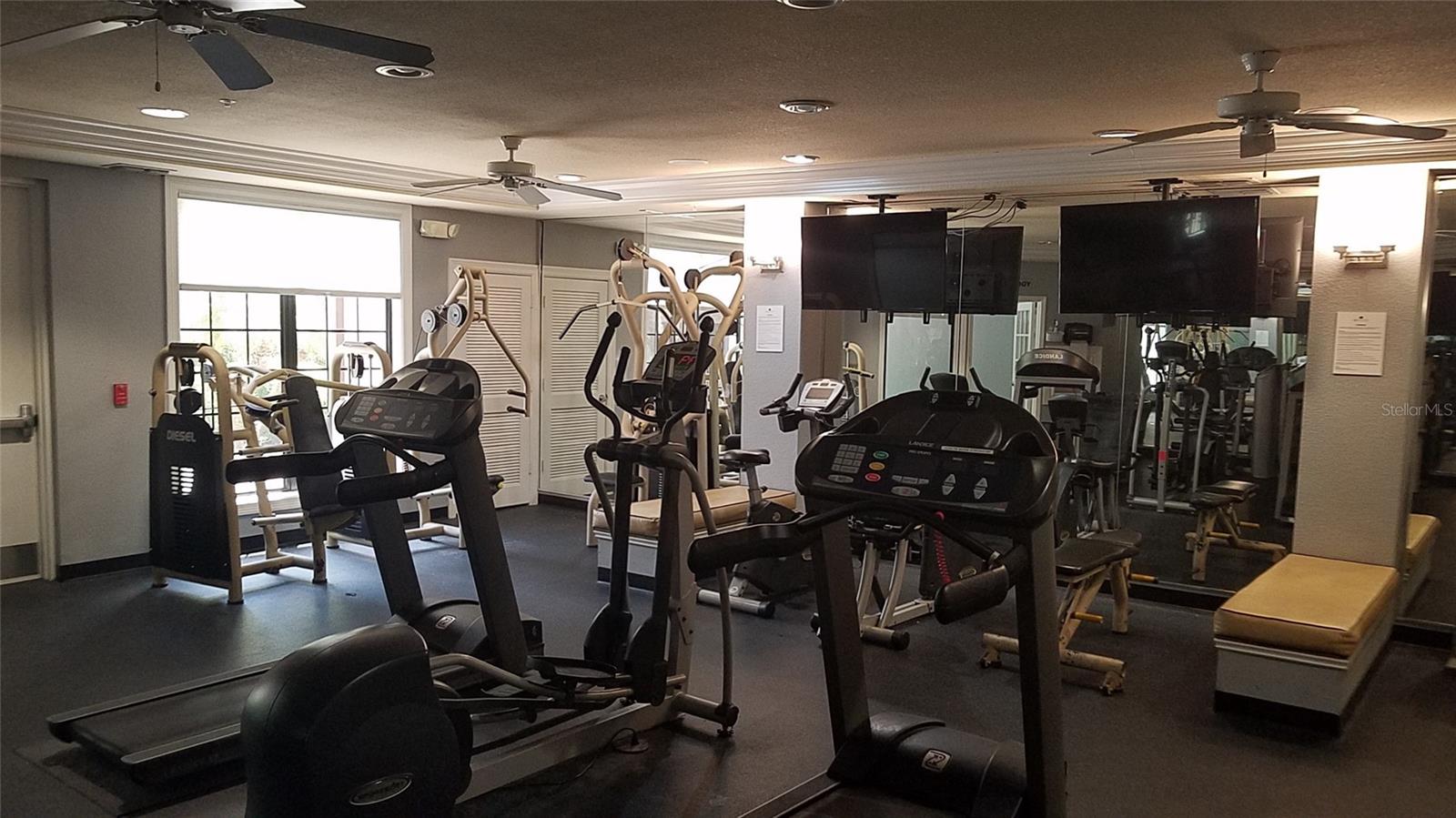 REGISTRY/MICHIGAN PARK - Residential Lease