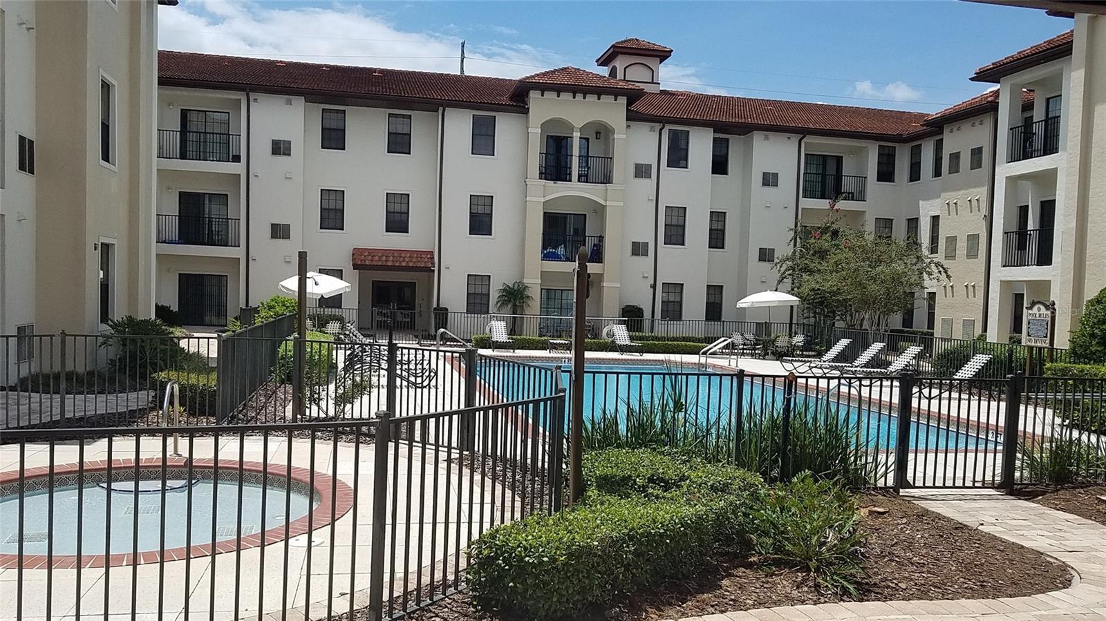 REGISTRY/MICHIGAN PARK - Residential Lease