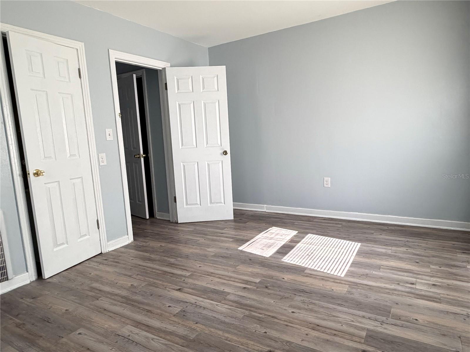 HIGHLAND GROVES - Residential Lease