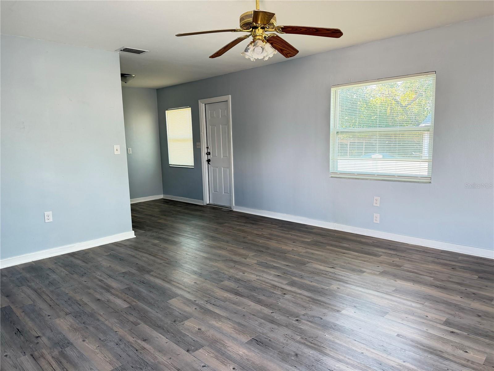 HIGHLAND GROVES - Residential Lease