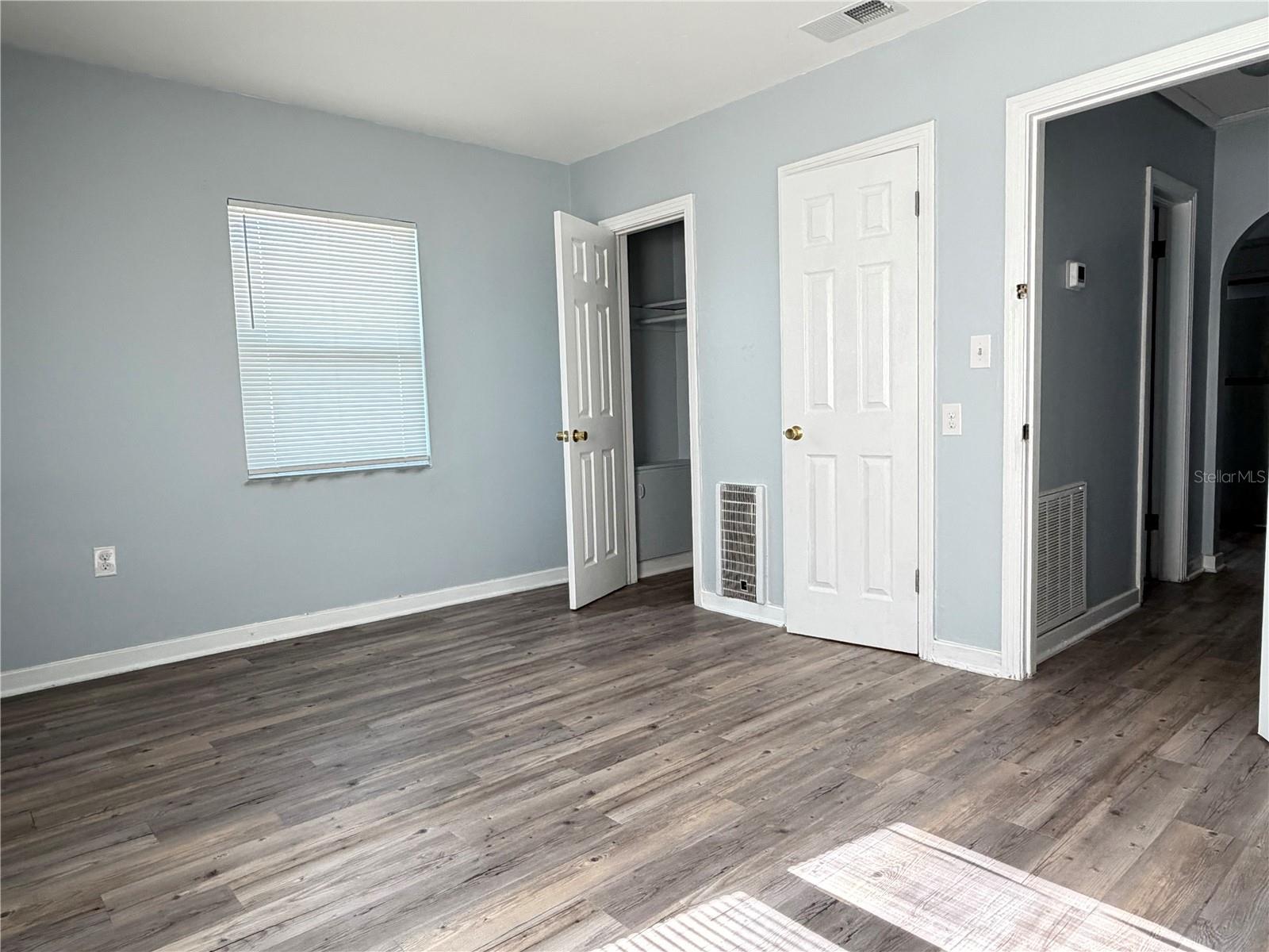 HIGHLAND GROVES - Residential Lease