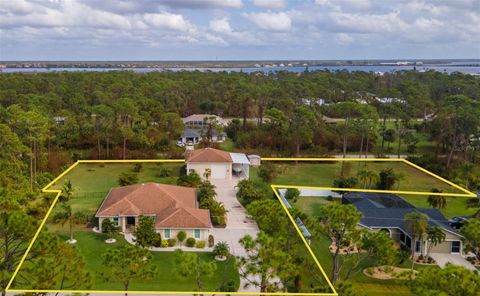 A home in PORT CHARLOTTE