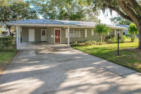 Photo of 313 W Highland Drive, Lakeland, FL 33813 (MLS # L4961206)