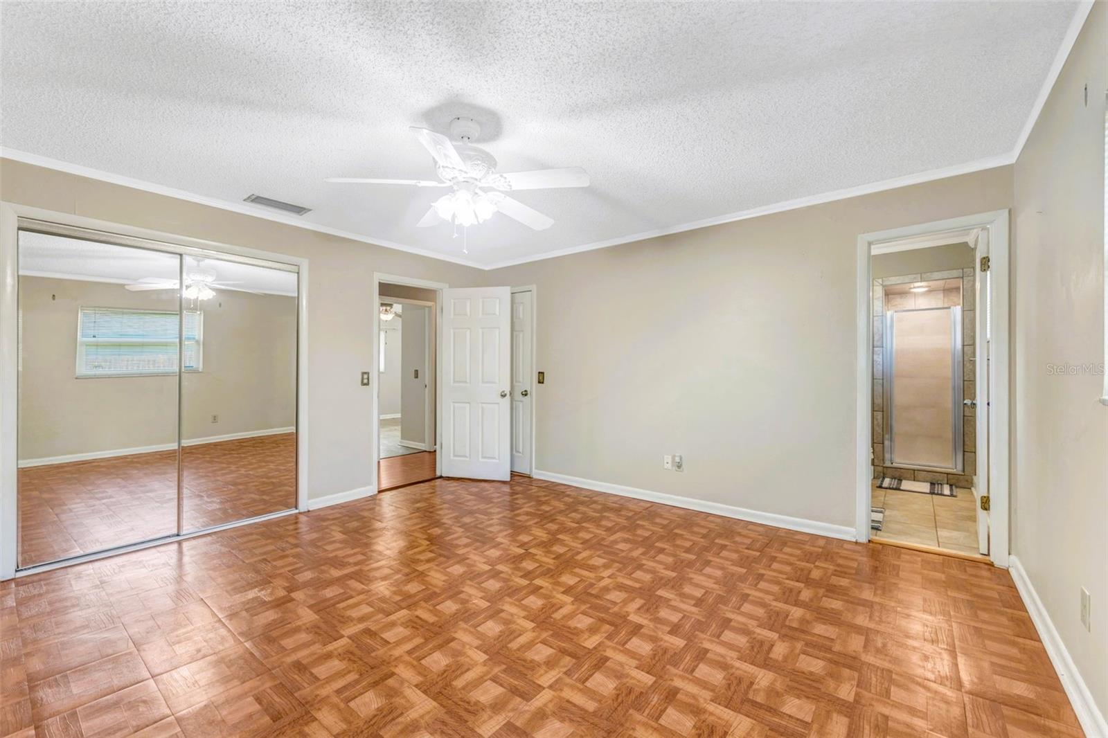 EXECUTIVE ESTATES - Residential