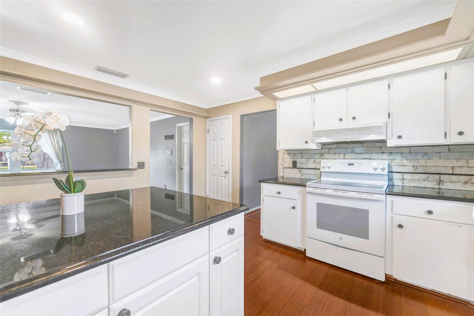 EXECUTIVE ESTATES - Residential