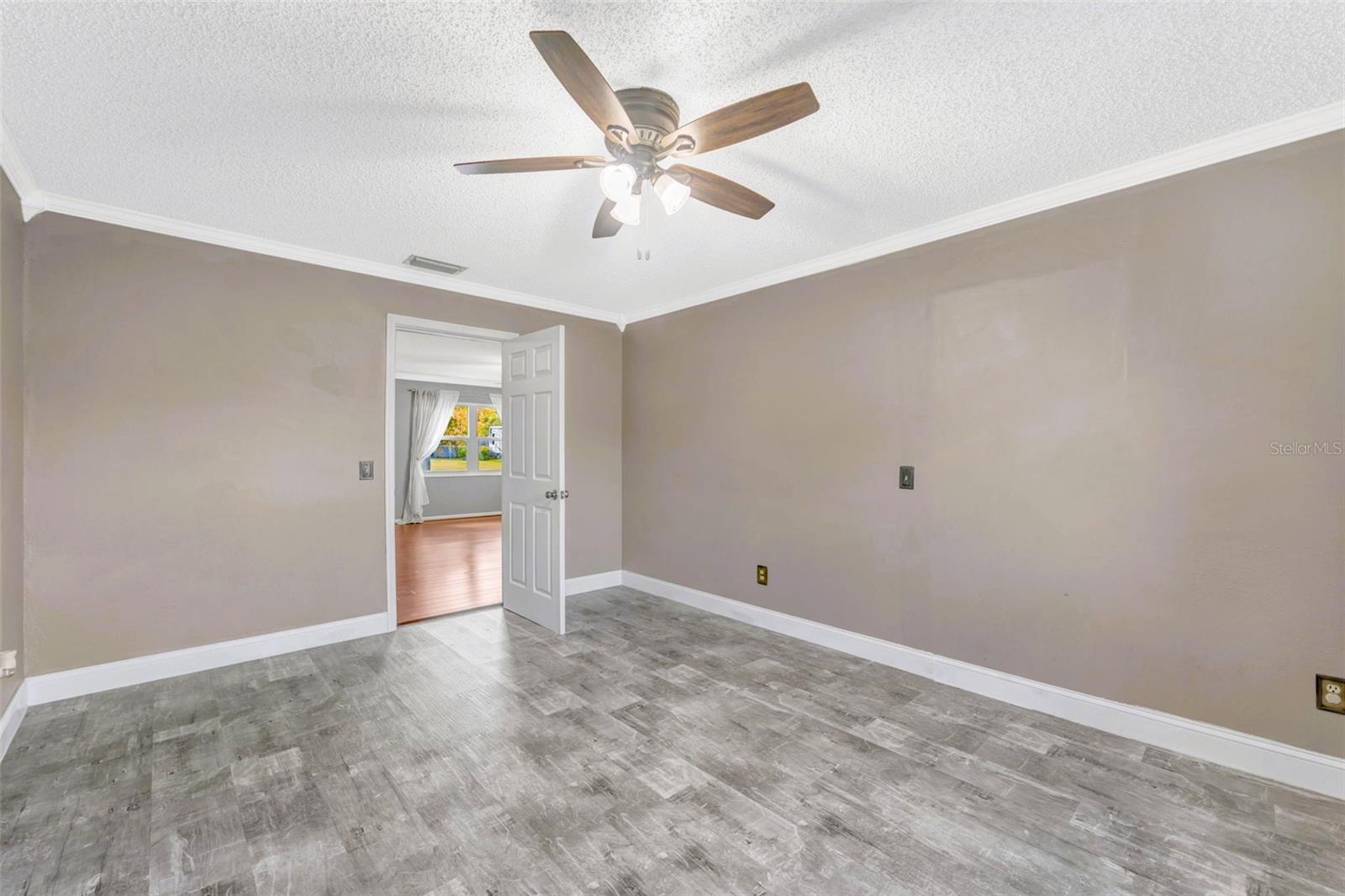 EXECUTIVE ESTATES - Residential