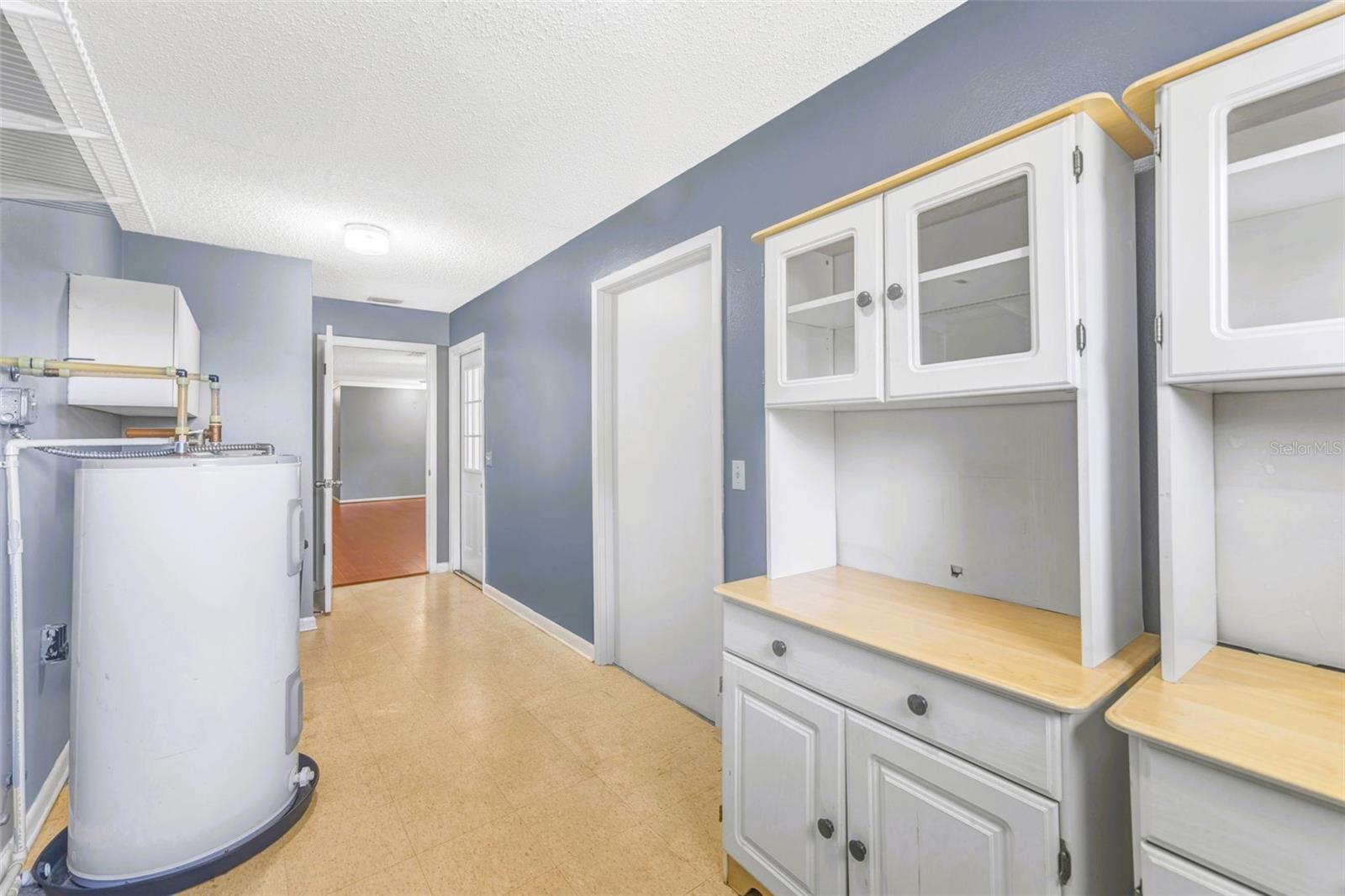 EXECUTIVE ESTATES - Residential