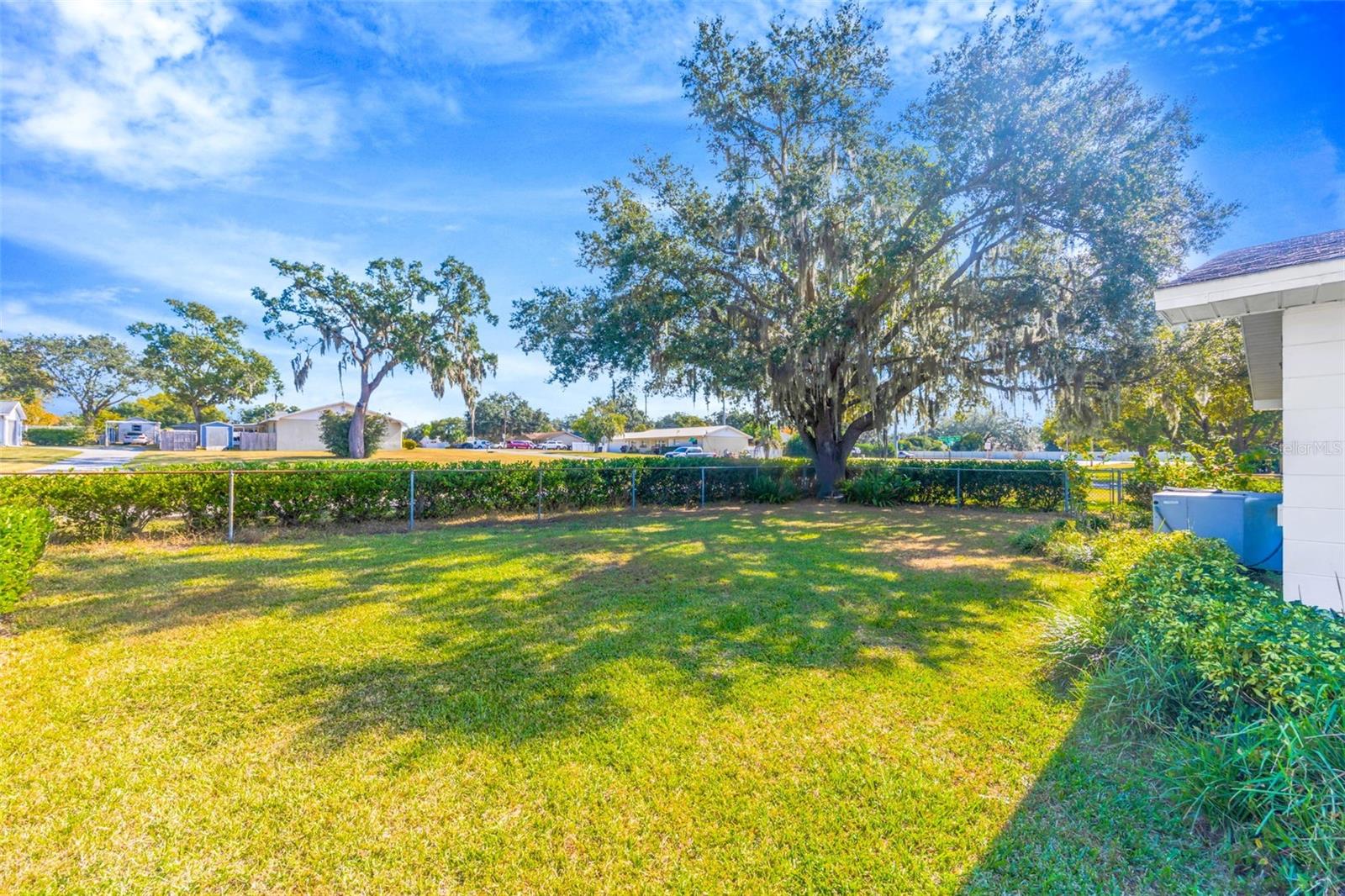 EXECUTIVE ESTATES - Residential