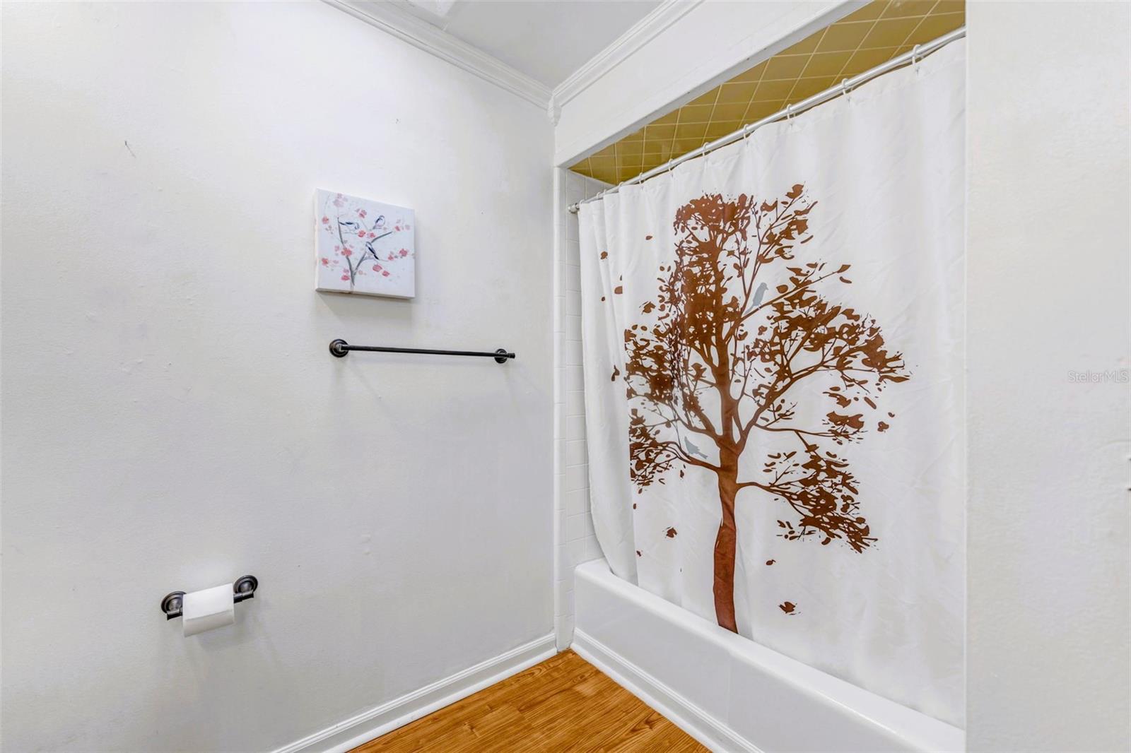 EXECUTIVE ESTATES - Residential