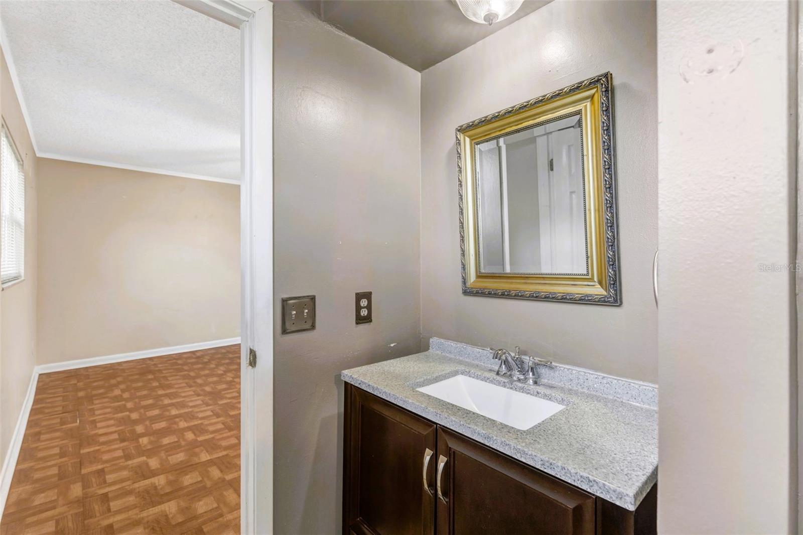 EXECUTIVE ESTATES - Residential